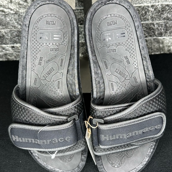 Adidas - Pharrell x Chancletas Human Race Black Future - M7W8.5 - Picture 8 of 11